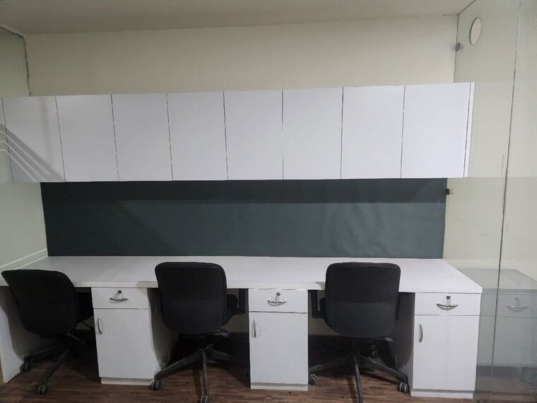 Team Area, emaar-emerald-plaza Commercial Office Space 671 Sq.Ft. In Sector 65 Gurgaon 10591083