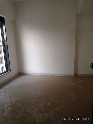 Room in 1 BHK Apartment at Bhoomi Samarth, Goregaon East – for Rent