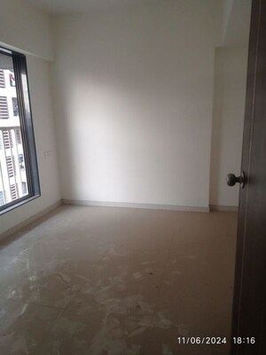 Room in 1 BHK Apartment at Bhoomi Samarth, Goregaon East – for Rent