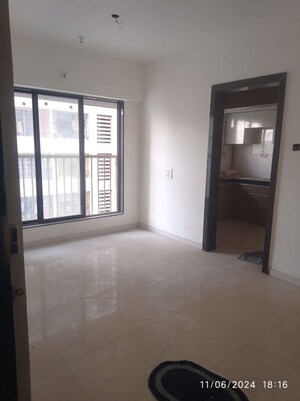 Room in 1 BHK Apartment at Bhoomi Samarth, Goregaon East – for Rent