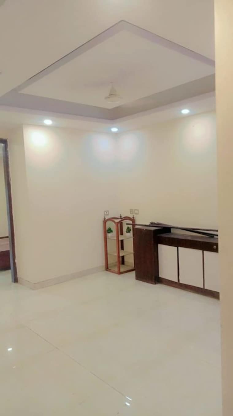Room, sector 46 3 Bedroom 200 Sq.Mt. Independent House In Sector 46 Noida 10591120