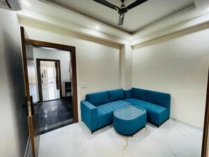 Living Room in 1 BHK Builder Floor at Ardee City, Sector 52 – for Rent