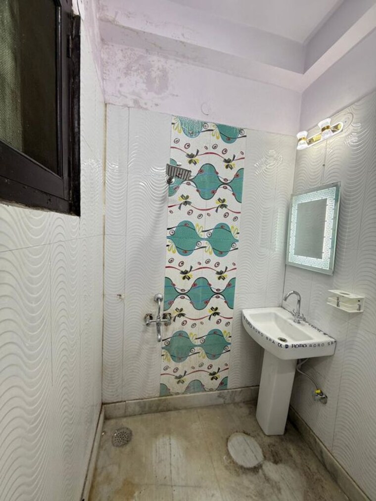 Bathroom, indrapuram 2 Bedroom 800 Sq.Ft. Builder Floor In Indrapuram Ghaziabad 10591125