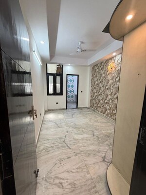 Room in 2 BHK Builder Floor at Indrapuram – for Rent