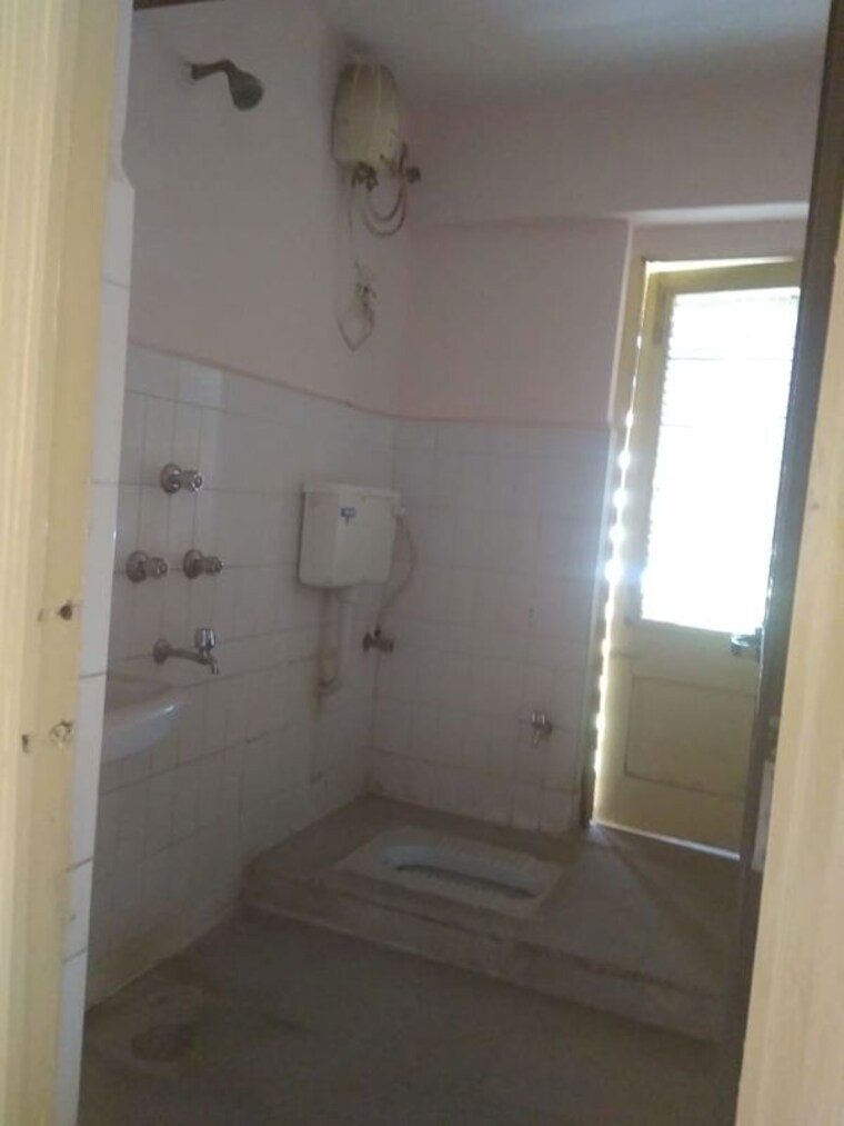 Bathroom, rail-vihar-chs 3 Bedroom 1550 Sq.Ft. Apartment In Kharghar Sector 4 Navi Mumbai 10591128