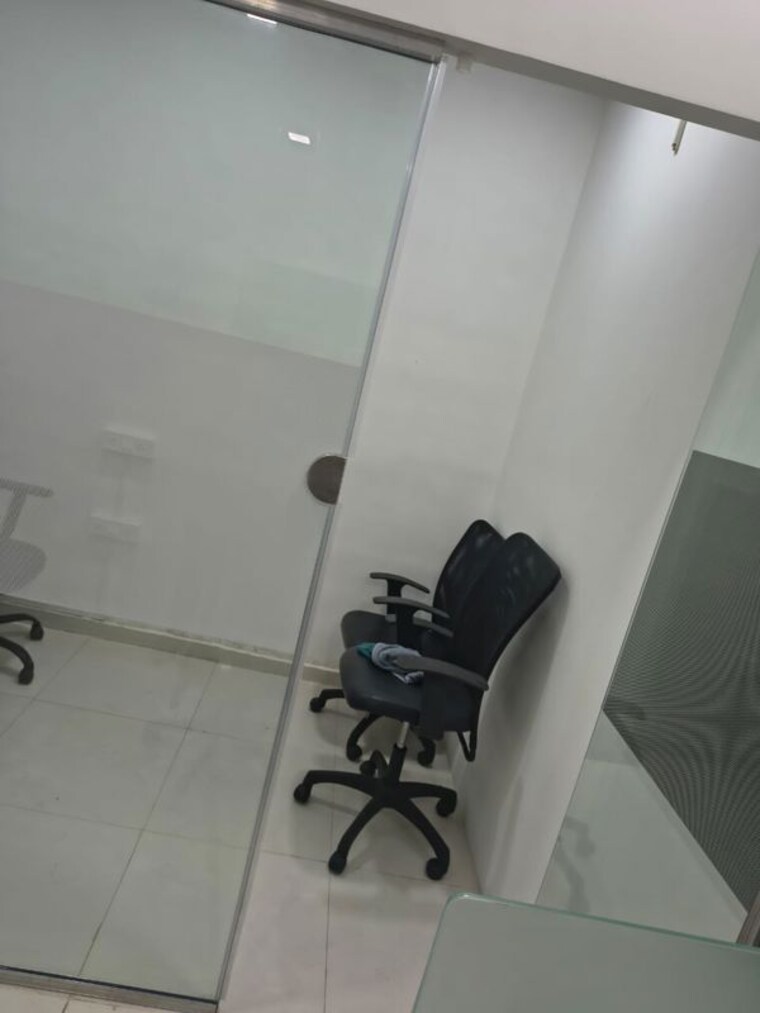 Team Area, mulund west Commercial Office Space 300 Sq.Ft. In Mulund West Mumbai 10591147