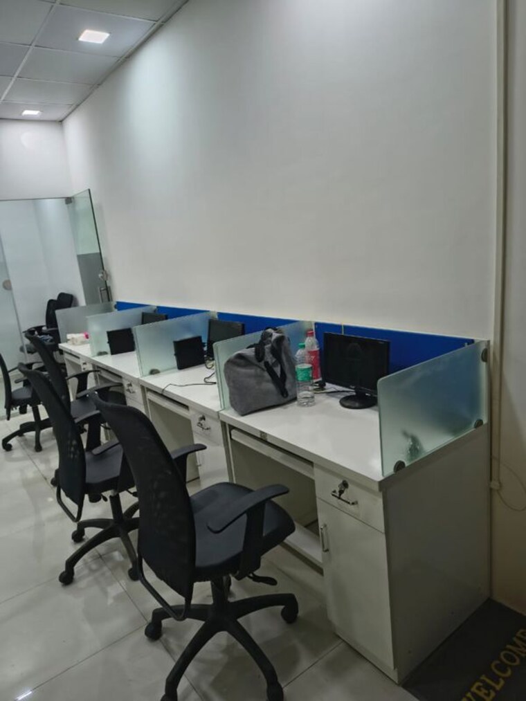 Team Area, mulund west Commercial Office Space 300 Sq.Ft. In Mulund West Mumbai 10591147