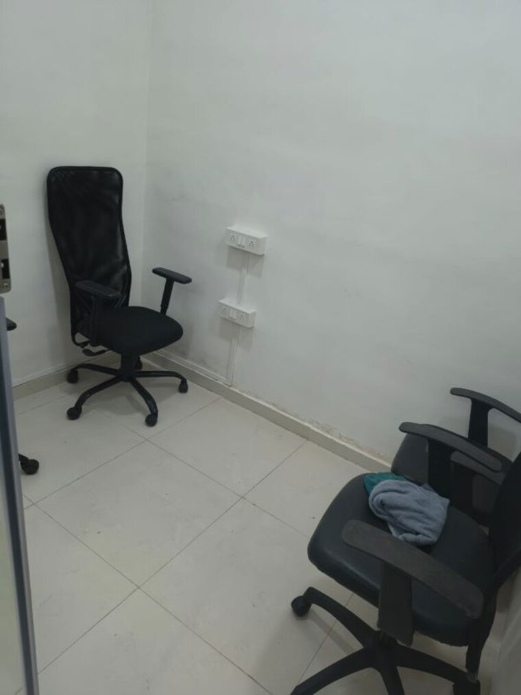 Team Area, mulund west Commercial Office Space 300 Sq.Ft. In Mulund West Mumbai 10591147