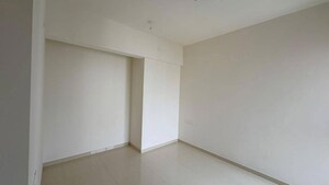 Room in 2 BHK Apartment at Runwal Eirene, Balkum Pada – for Rent