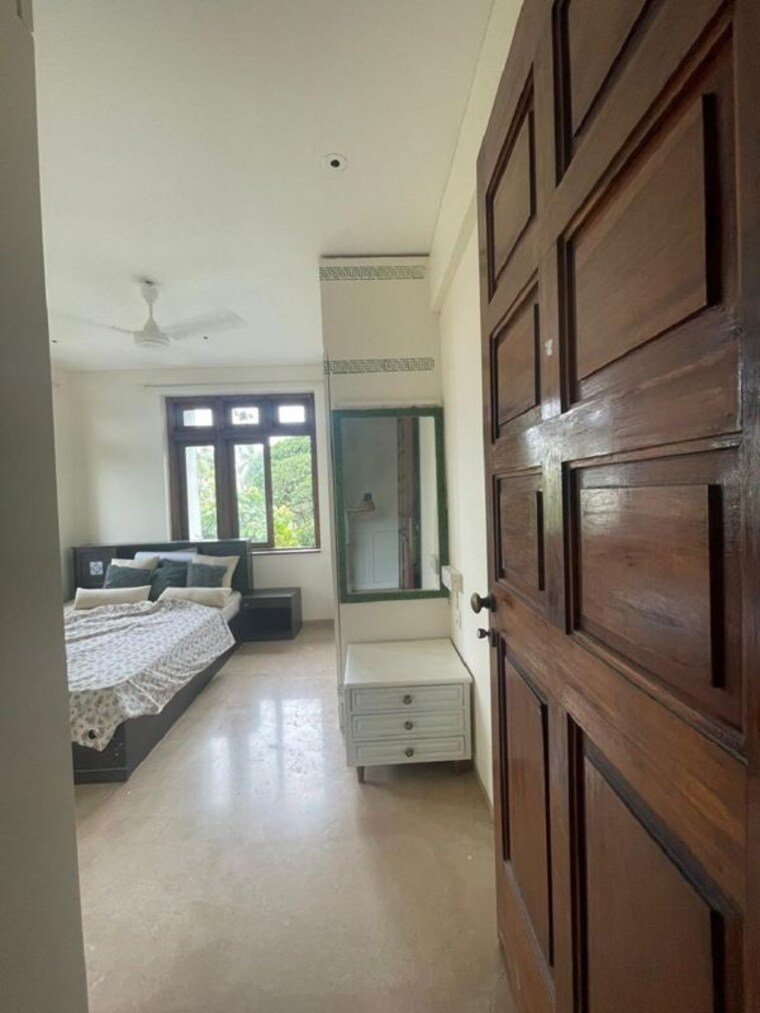 Room, khar west 2 Bedroom 700 Sq.Ft. Apartment In Khar West Mumbai 10591157