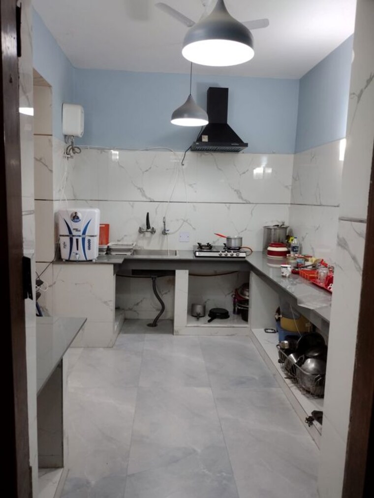 Kitchen, sector 36 6+ Bedroom 380 Sq.Mt. Independent House In Sector 36 Noida 10591171