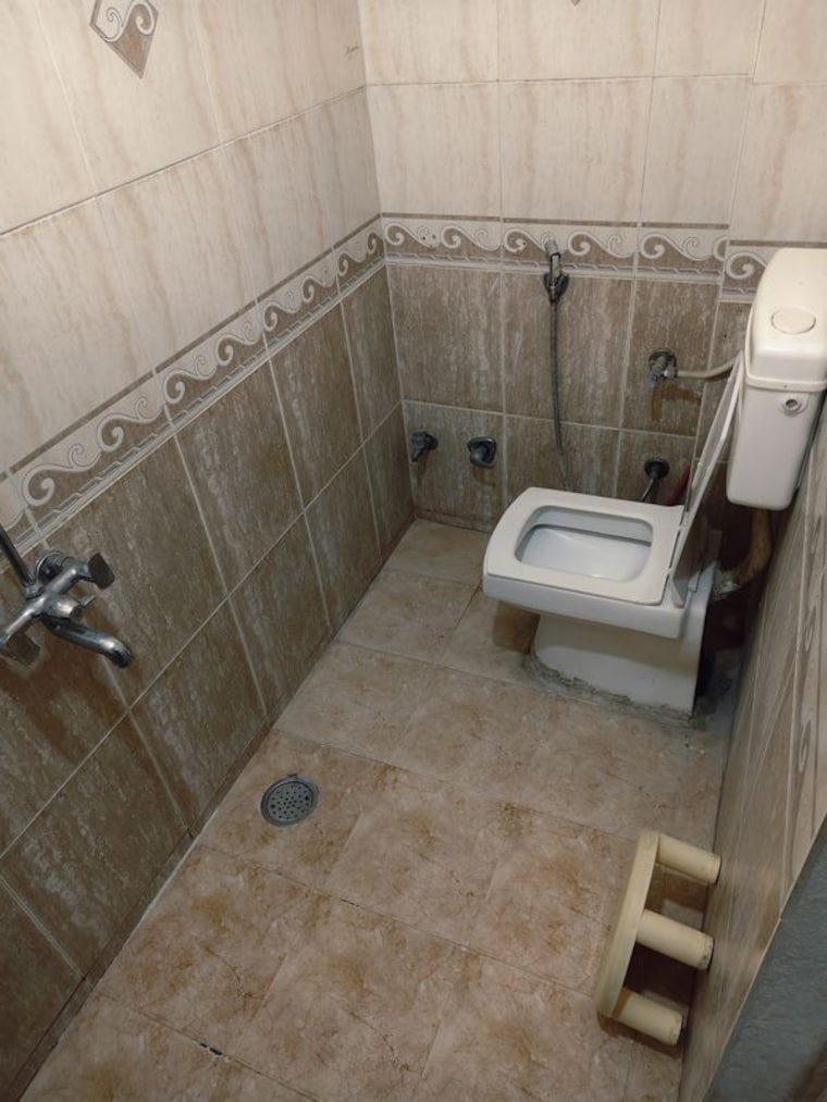 Bathroom, vijay nagar 2 Bedroom 1500 Sq.Ft. Builder Floor In Vijay Nagar Indore 10591206