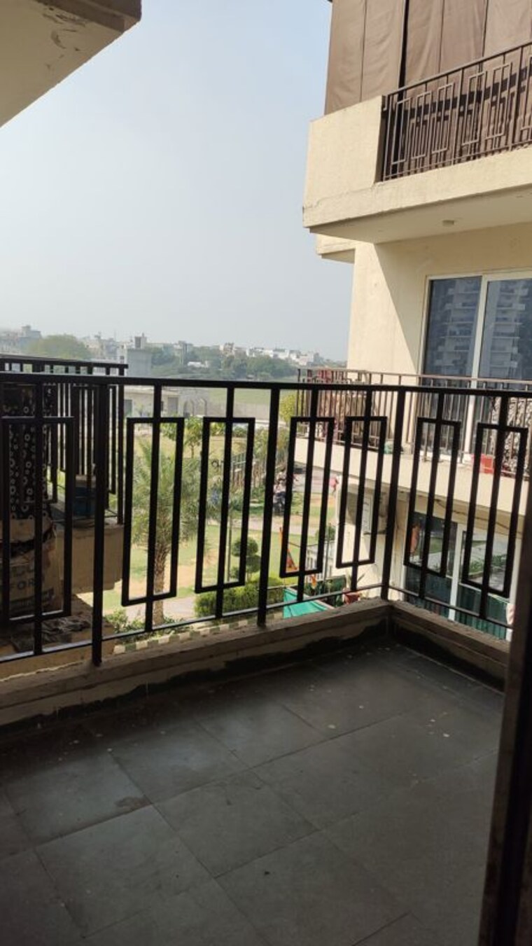 Balcony, signature-global-the-roselia 2 Bedroom 569 Sq.Ft. Apartment In Sector 95a Gurgaon 10591219