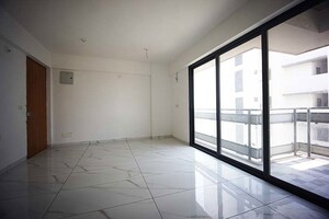Room in 3 BHK Apartment at Sargasan – for Sale