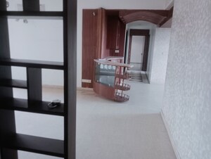 Room in 3.5 BHK Apartment at Parsvnath Green Ville, Sector 48 – for Rent