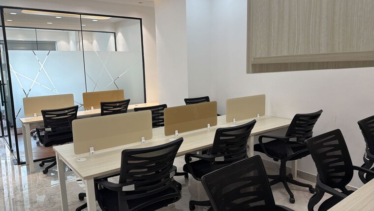 Team Area, emaar-emerald-plaza Commercial Office Space 700 Sq.Ft. In Sector 65 Gurgaon 10591233