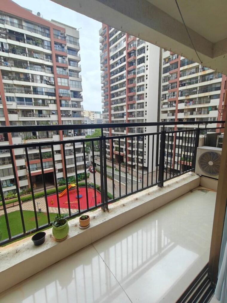 Balcony, k-raheja-corp-maple-leaf 2 Bedroom 1050 Sq.Ft. Apartment In Powai Mumbai 10591249