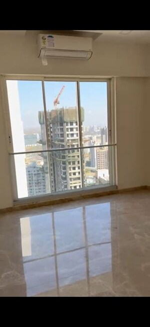 Room in 3 BHK Apartment at Ekta Tripolis, Goregaon West – for Rent