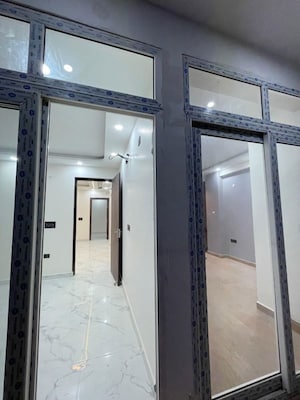 Building Lobby in 2 BHK Builder Floor at Kingson Green Villa Phase 2, Panchsheel Green – for Sale