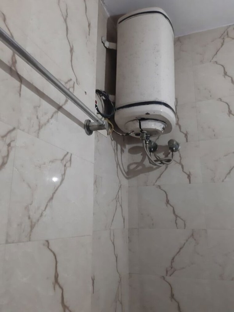 Bathroom, sarita vihar 1 Bedroom 700 Sq.Ft. Apartment In Sarita Vihar Delhi 10591273