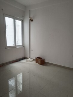 4 BHK + Servant Room Apartment For Sale in SS Linden