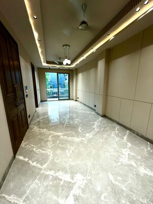 Room in 3 BHK Builder Floor at Kailash Colony – for Rent