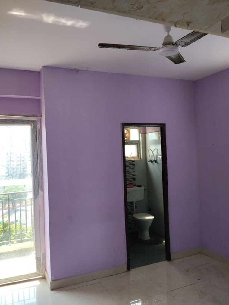 Room, signature-global-the-roselia 2 Bedroom 800 Sq.Ft. Apartment In Sector 95a Gurgaon 10591286
