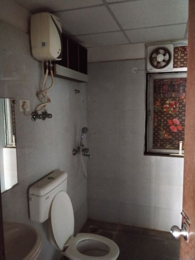 Bathroom, signature-global-the-roselia 2 Bedroom 800 Sq.Ft. Apartment In Sector 95a Gurgaon 10591286