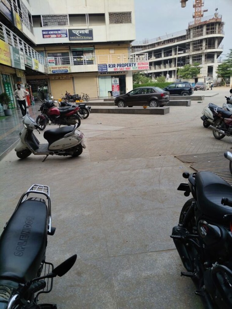  Parking, gls-crown-avenue Commercial Shop 282 Sq.Ft. In Sector 92 Gurgaon 10591299