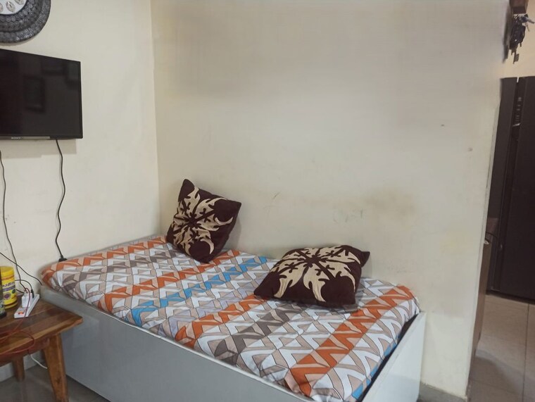 Bedroom, gaur-city-2-10th-avenue 2.5 Bedroom 1175 Sq.Ft. Apartment In Sector 16c Greater Noida Greater Noida 10591319