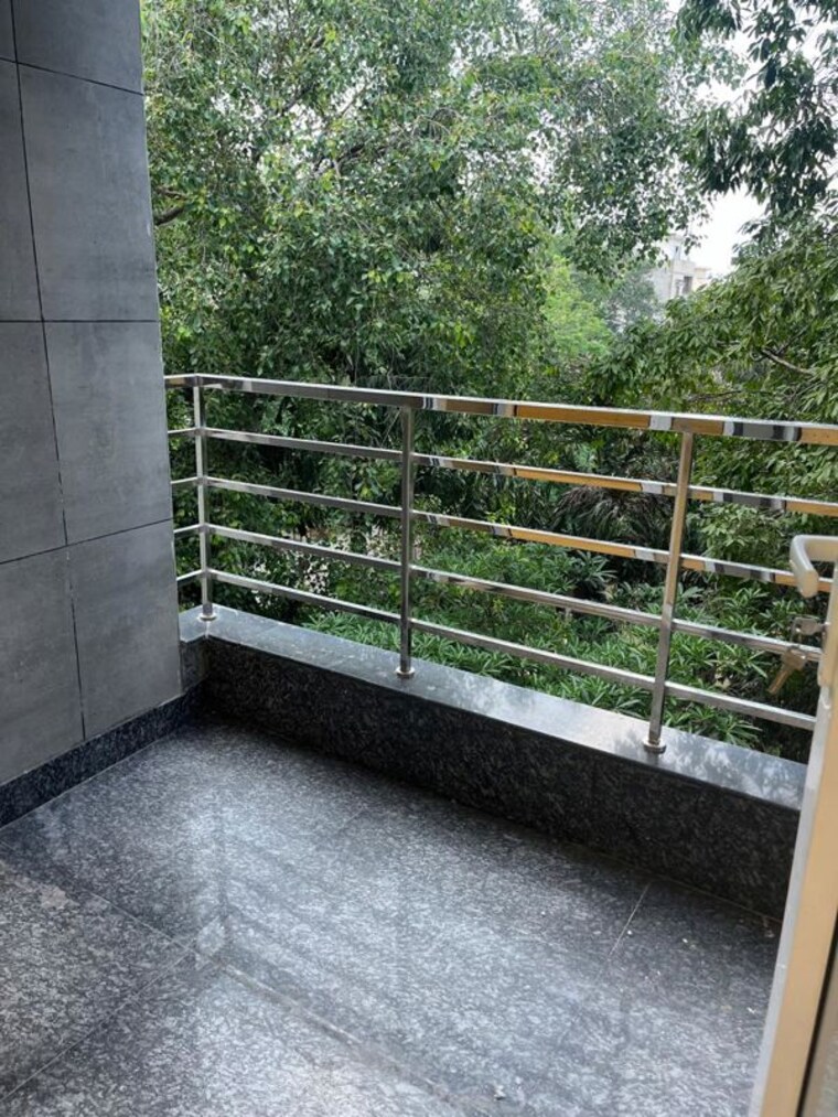 Balcony, new rajinder nagar 3 Bedroom 125 Sq.Yd. Builder Floor In New Rajinder Nagar Delhi 10591291