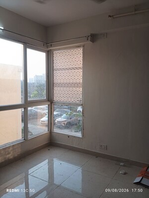 Room in 2 BHK Apartment at Signature Global Prime, Sector 63a – for Sale