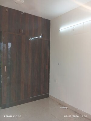 Room in 2 BHK Apartment at Signature Global Prime, Sector 63a – for Sale