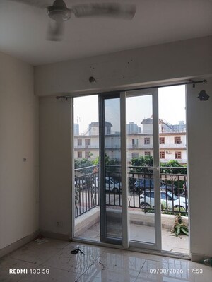 Room in 2 BHK Apartment at Signature Global Prime, Sector 63a – for Sale