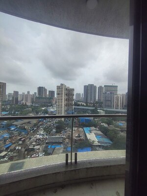 Swimming Pool in 3 BHK Apartment at Sunteck City Avenue 1, Goregaon West – for Rent