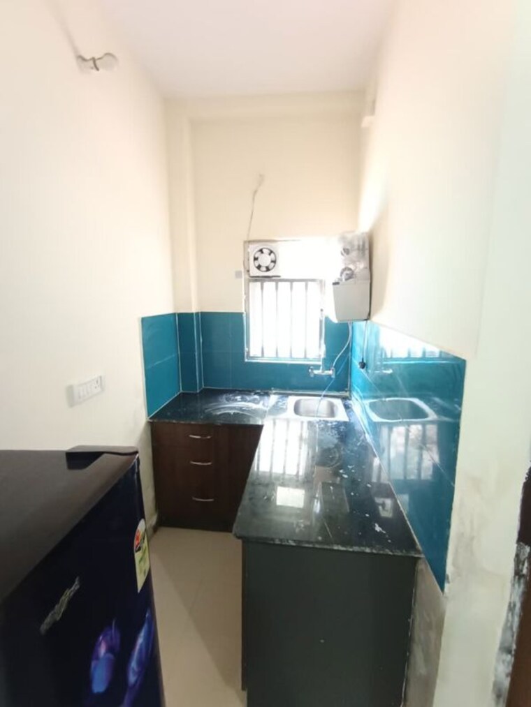 Kitchen, sushant lok i 1 RK 60 Sq.Yd. Builder Floor In Sushant Lok I Gurgaon 10591330