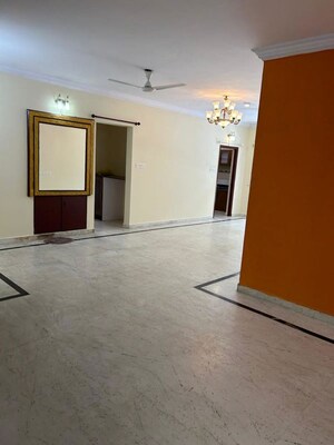Room in 3 BHK Apartment at Richmond Premier, Richmond Road – for Rent