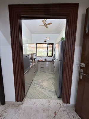 Room in 5 BHK Builder Floor at TDI The Retreat, Sector 89 – for Sale