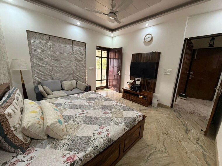 Bedroom, tdi-the-retreat 5 Bedroom 514 Sq.Yd. Builder Floor In Sector 89 Faridabad 10591293