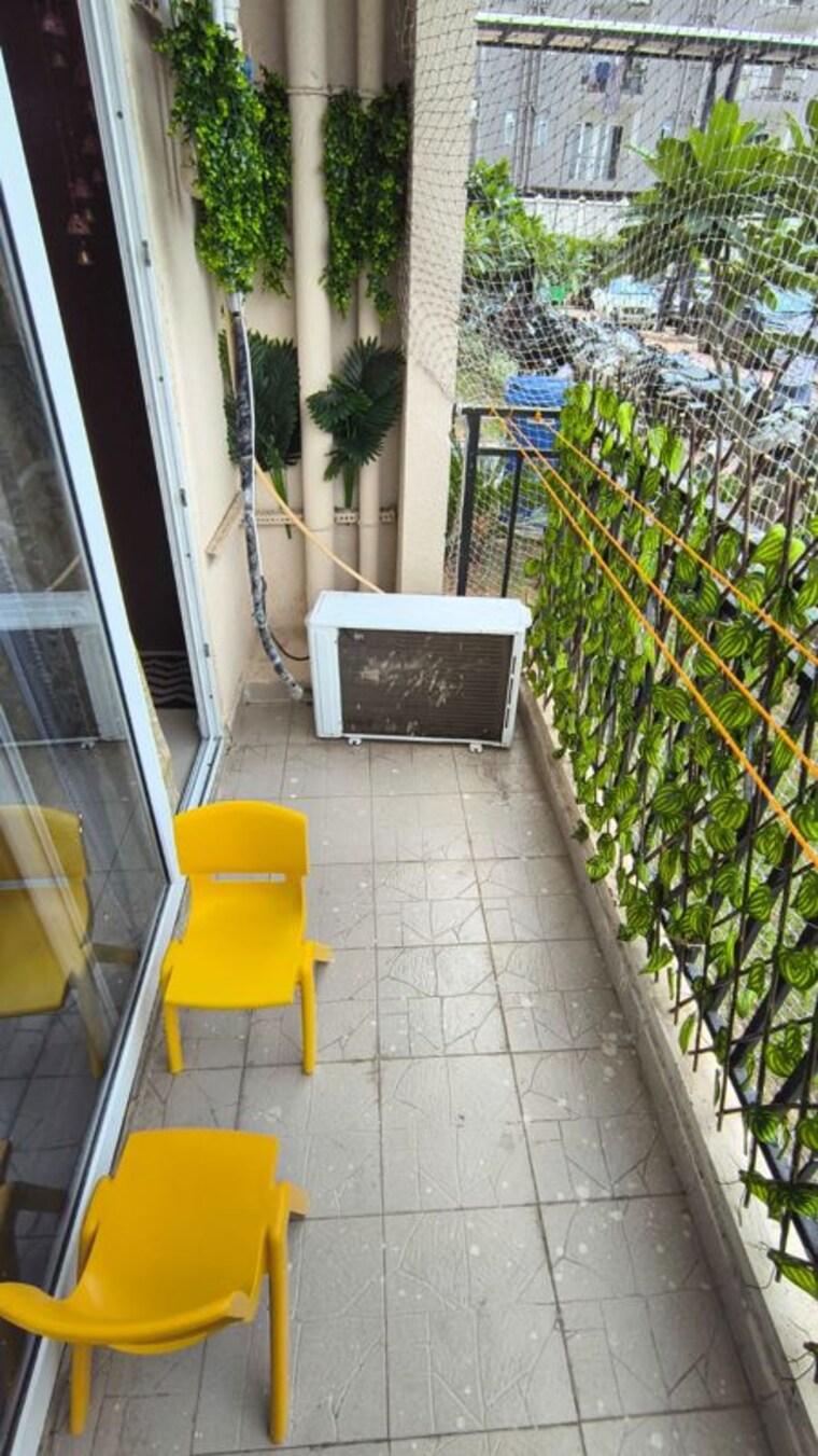 Balcony, signature-global-proxima-phase-2 2 Bedroom 850 Sq.Ft. Apartment In Sector 89 Gurgaon 10591374