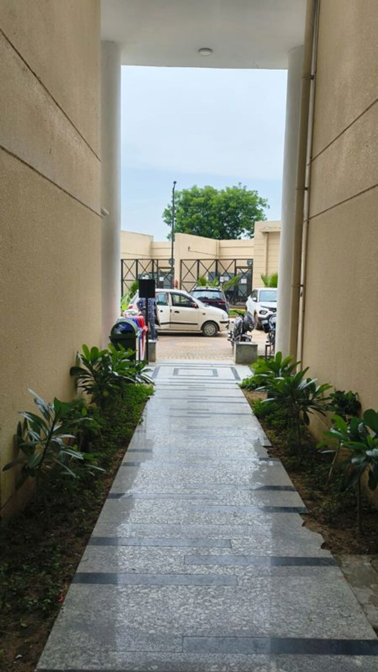 Balcony, signature-global-proxima-phase-2 2 Bedroom 850 Sq.Ft. Apartment In Sector 89 Gurgaon 10591374