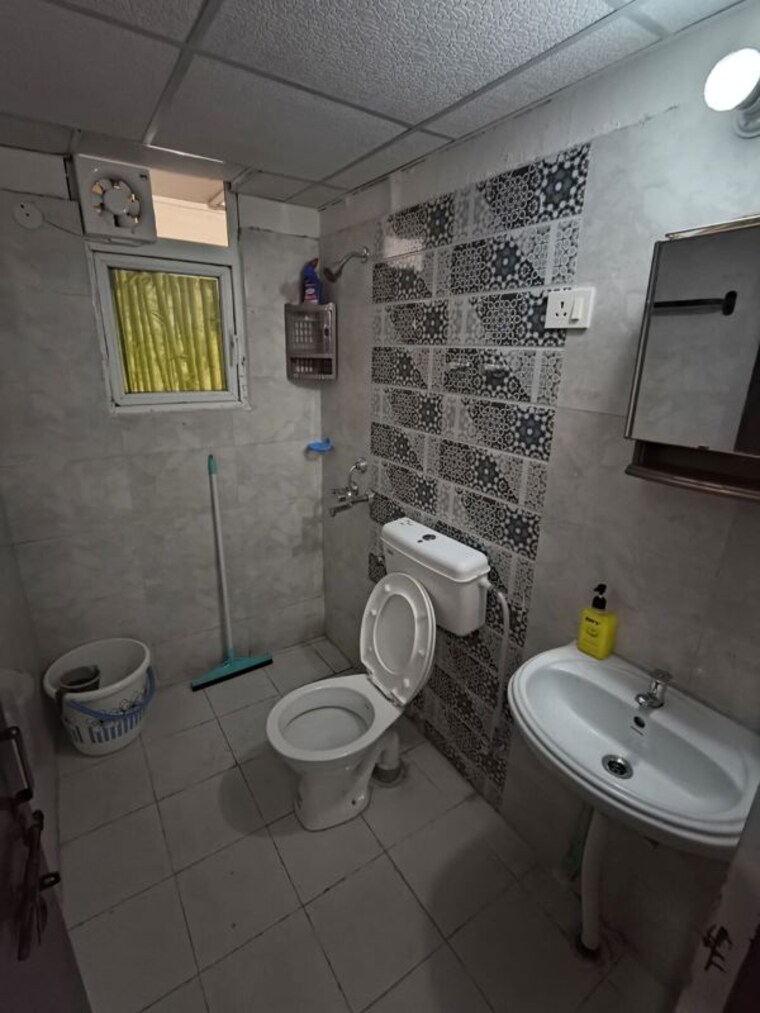 Bathroom, signature-global-proxima-phase-2 2 Bedroom 850 Sq.Ft. Apartment In Sector 89 Gurgaon 10591374