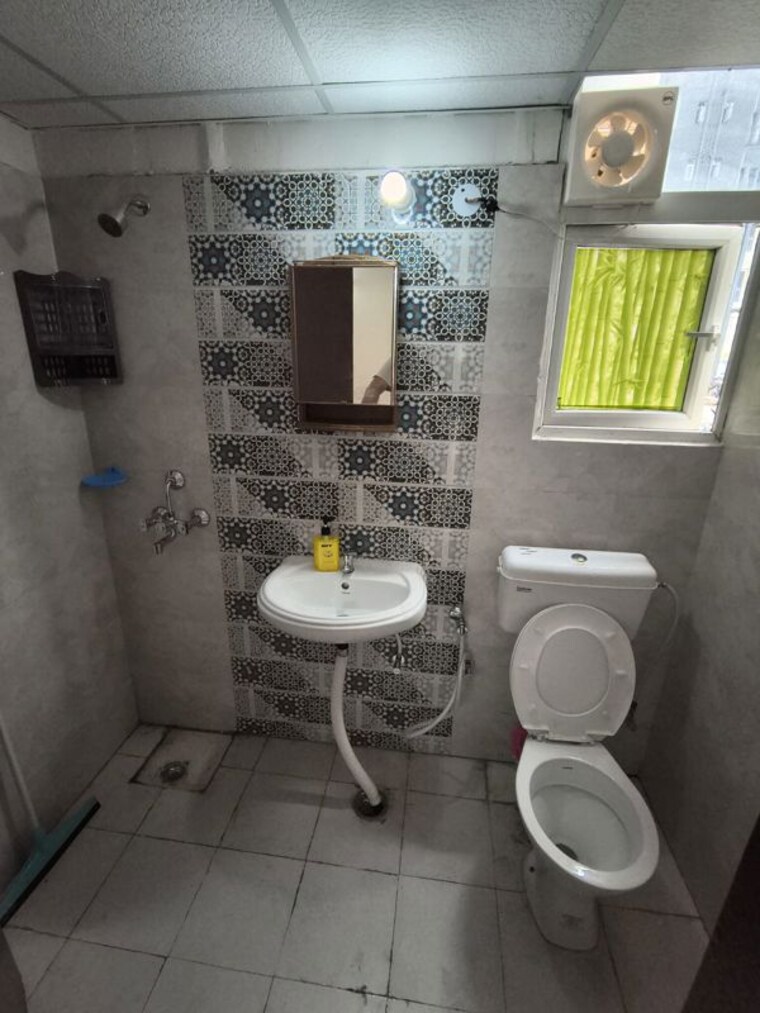 Bathroom, signature-global-proxima-phase-2 2 Bedroom 850 Sq.Ft. Apartment In Sector 89 Gurgaon 10591374