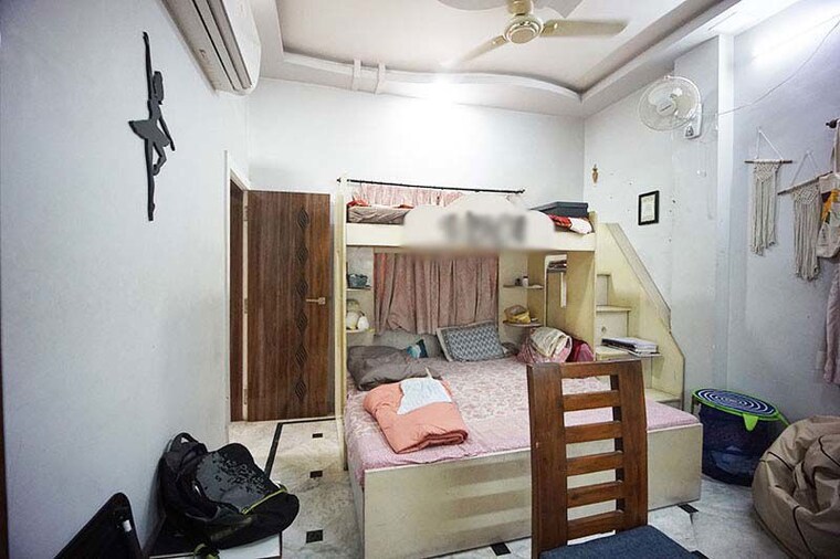 Team Area, shahibagh 3 Bedroom 166 Sq.Yd. Apartment In Shahibagh Ahmedabad 10591395