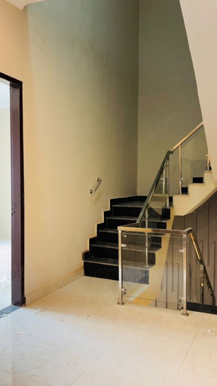 undefined, sector 16 3.5 Bedroom 1680 Sq.Ft. Villa In Sector 16 Noida 10591400