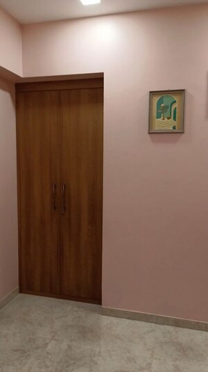 Room in 2 BHK Apartment at Lodha Amara, Kolshet Road – for Sale