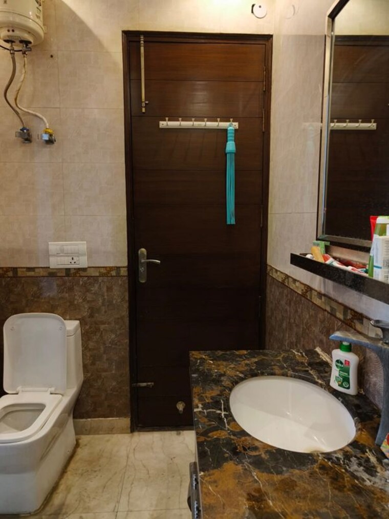 Bathroom, ansal-palam-triangle 3 Bedroom 1800 Sq.Ft. Builder Floor In Palam Vihar Extension Gurgaon 10591413