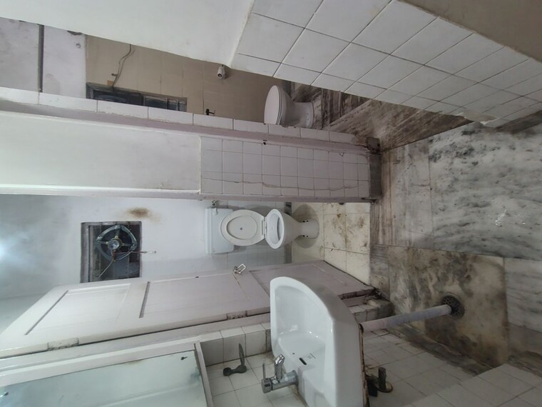 Bathroom, sheikh sarai phase 2 2 Bedroom 1100 Sq.Ft. Builder Floor In Sheikh Sarai Phase 2 Delhi 10591417