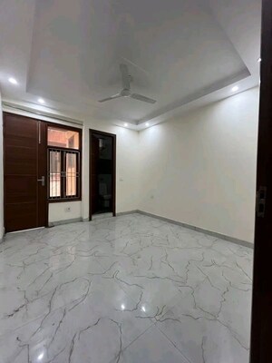 Room in 1 BHK Builder Floor at Chattarpur – for Rent