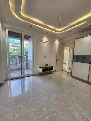 Room in 3 BHK Apartment at Sector 4 Dwarka – for Rent